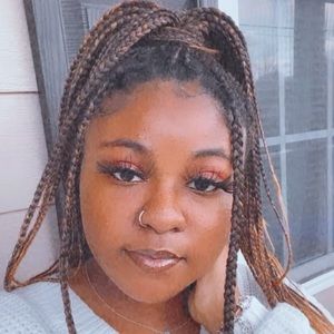 Meet your Posher, Maya